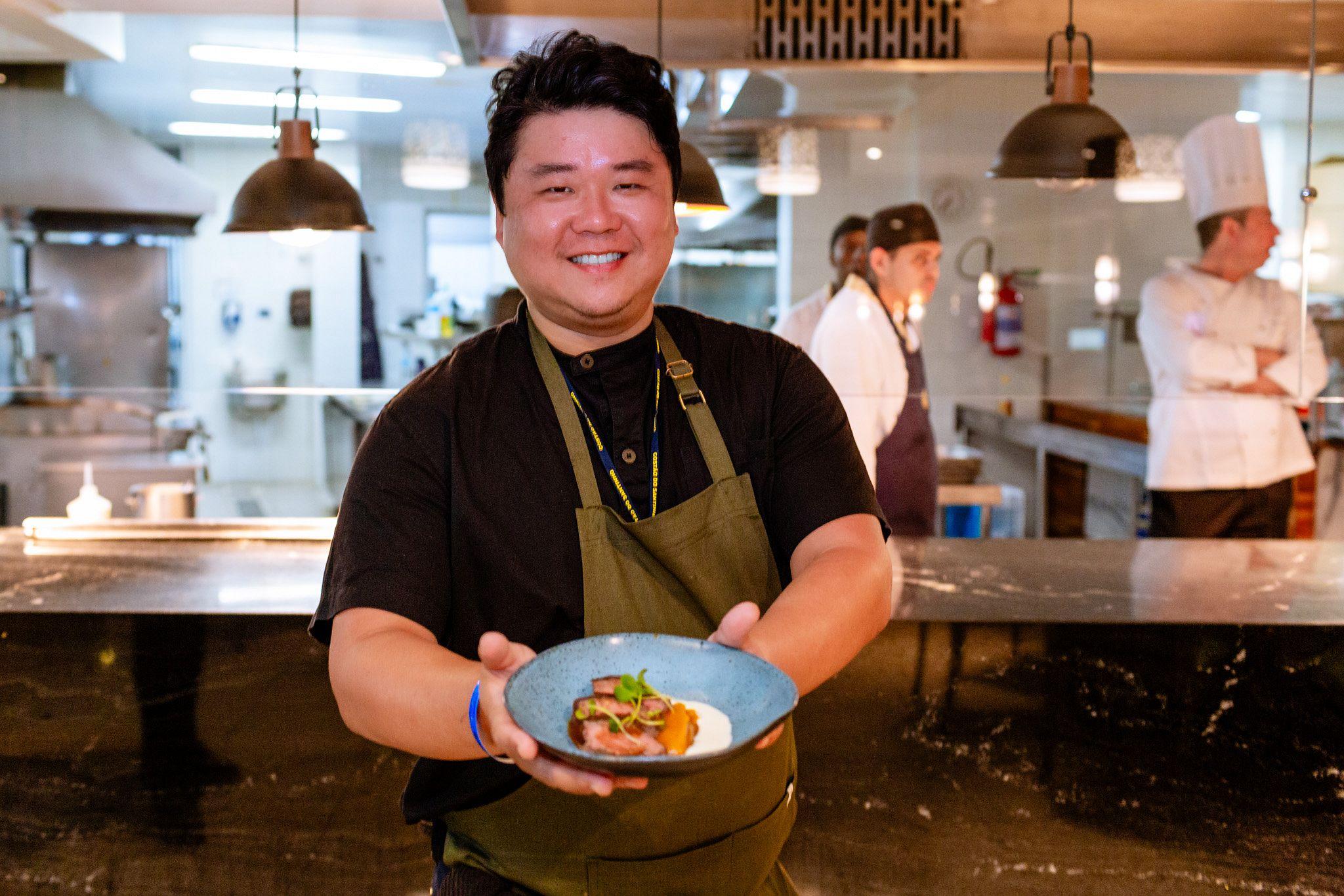 Chef Thiago Maeda apresenta jantar Volta ao Mundo no Festival Gastronômico Costao